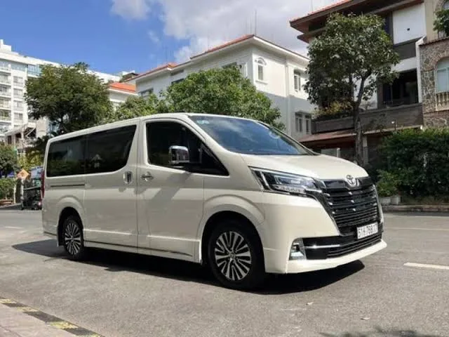 thuê xe 9 chỗ